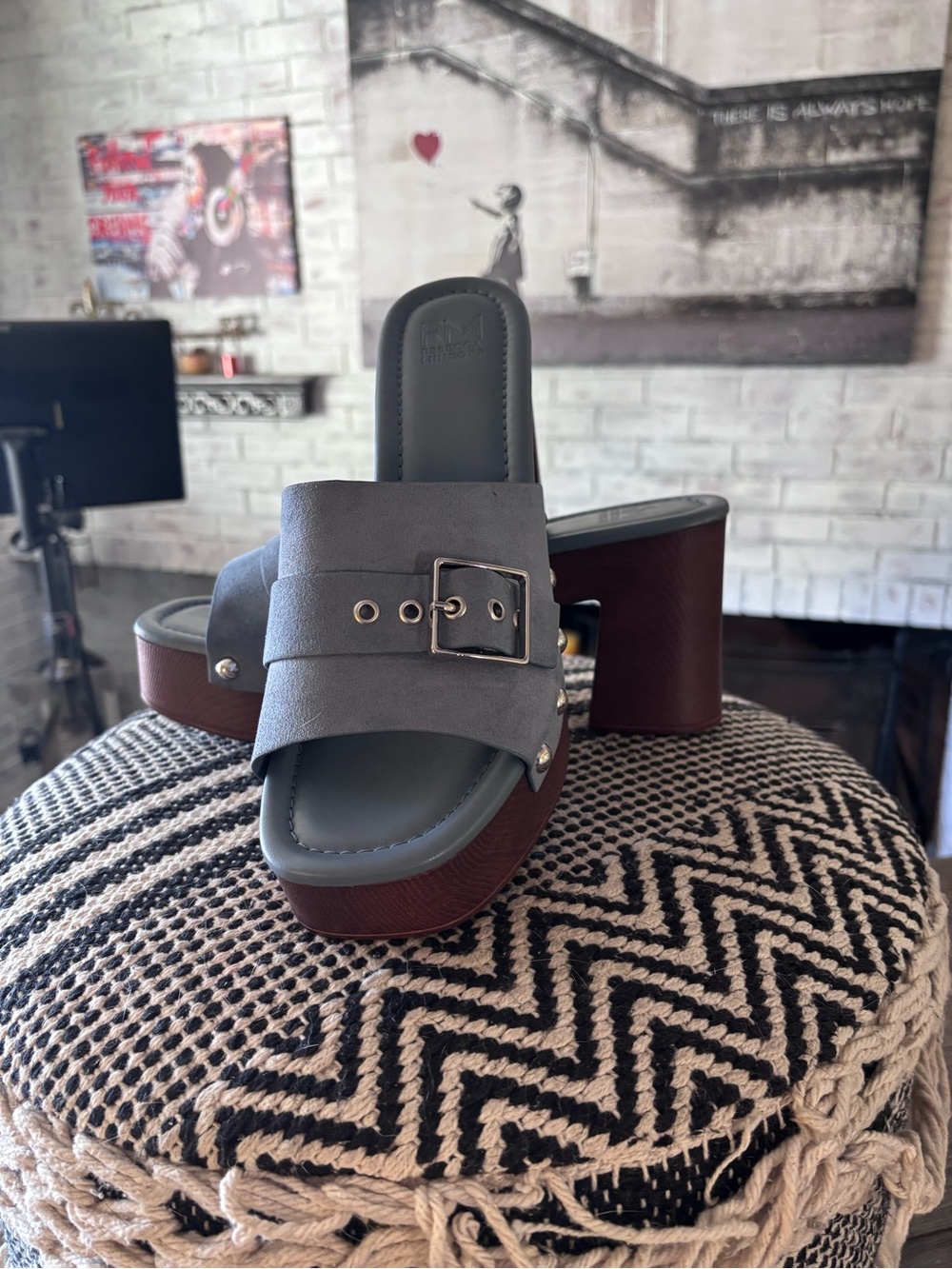 Rebecca Minkoff Grey Buckle Platform Slide sz 9.5